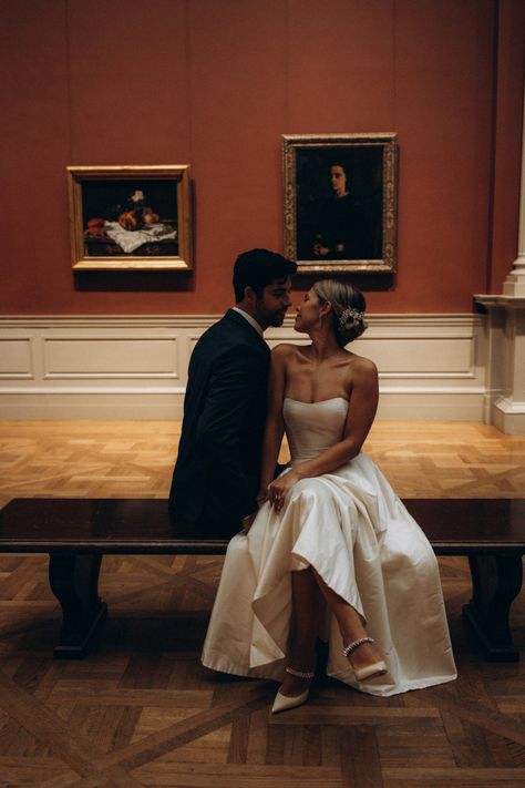 Posing For Engagement Photos, Photo Shoot In Art Gallery, Romance Vintage Aesthetic, Met Engagement Shoot, Museum Wedding Photoshoot, Wedding Museum Photography, Central Park Engagement Shoot Spring, Philadelphia Museum Of Art Wedding, Inside Engagement Photos Ideas