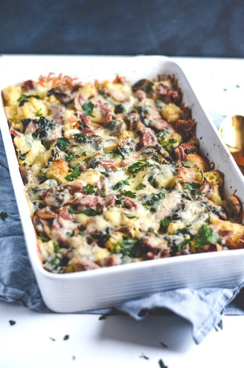 Ham Strata Recipes, Spinach Strata, Strata Recipe, Mushroom Breakfast, Strata Recipes, Breakfast Strata, Spinach Casserole, Mushroom Casserole, Christmas Festivities