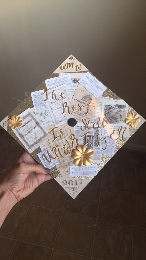 The Rest Is Still Unwritten graduation cap Quotes On Graduation Caps, Unwritten Graduation Cap, Unwritten Grad Cap, Classy Grad Cap Ideas, Coffee Graduation Cap, Writer Graduation Cap, The Rest Is Still Unwritten Grad Cap, Grad Cap Memorial Ideas, Graduation Cap Quotes