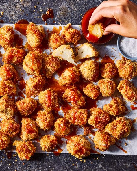 Hot Honey Cauliflower, Honey Cauliflower, Finger Foods Appetizers, Mashed Potato Balls Recipe, Cauliflower Nuggets, Feta Bites, Work Snacks, Potstickers Recipe, Popcorn Chicken Recipe