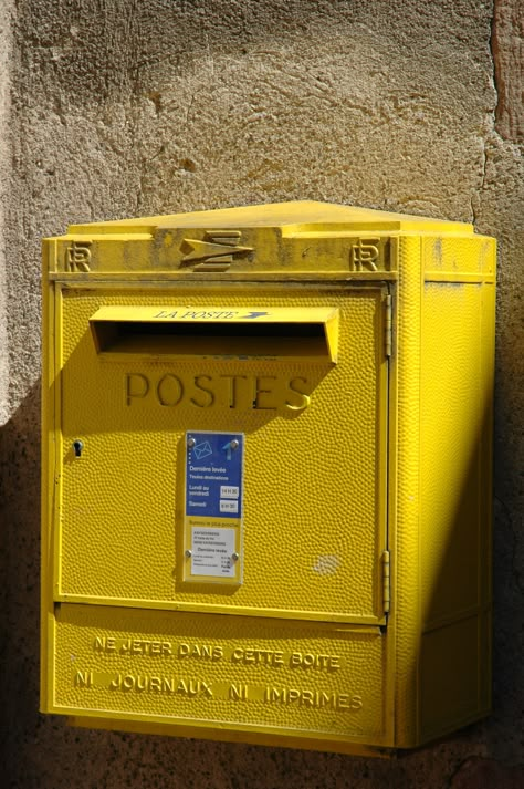 Poste Yellow Photography, Telephone Vintage, Mail Boxes, Yellow Room, You've Got Mail, Rainbow Aesthetic, Yellow Walls, Post Box, Yellow Submarine