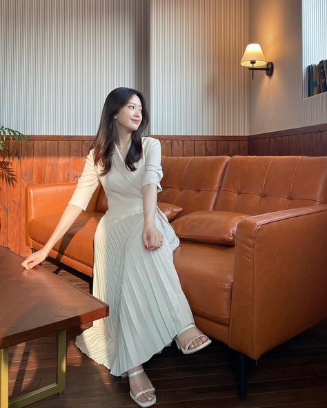 Korean Style Outfits Classy, Thai Fashion Modern, Smart Casual Aesthetic, Smart Casual Women Outfits, Hanfu Girl, Smart Casual Women, Classy Winter Outfits, Desi Fashion Casual, Fashionista Clothes