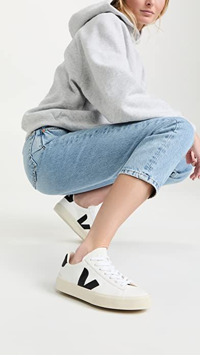 Look cute and neat with this Veja Campo Sneakers. They are definitely fashion sneakers rather than sport sneakers. Veja Campo Sneakers, Veja Women, Zapatillas Veja, Nike Sneakers Outfit, Sneaker Outfits Women, Veja Shoes, Keds Style, Veja Sneakers, Logo Emblem