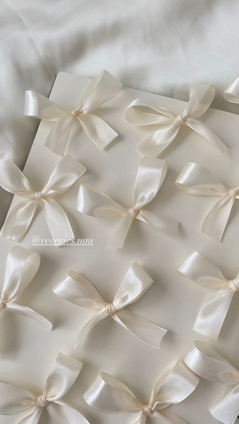 Wedding Gift Aesthetic, Coquette Gift Wrapping, Bow Packaging Ideas, White Ribbon Aesthetic, Chic White Bow With Ribbon, White Hair Bow Aesthetic, White Bow In Hair Aesthetic, Brandy Aesthetic, Ribbons Coquette