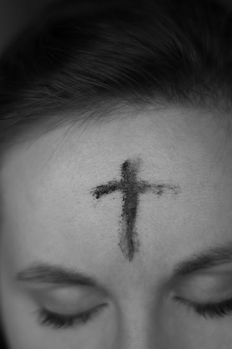 Ash Wednesday photo by Ahna Ziegler (@artz) on Unsplash Tattoo On Forehead, Black Cross Tattoo, Catholic Lifestyle, Black Cross Tattoos, Beginning Of Lent, Holy Friday, H R, Easter Devotions, Lenten Season