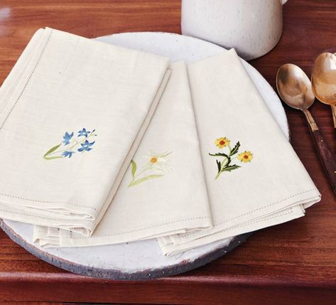 Napkin Embroidery, Embroidery Napkins, Diy Napkins, Thread Up, Thread Holder, Easter Embroidery, Cross Stitch Needles, Blue Suede Shoes, Easter Weekend