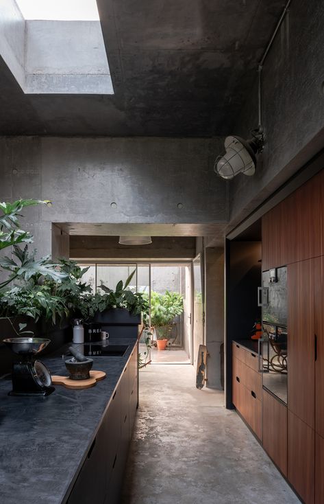 Concrete House Interior, Modern Concrete House, Raw Architecture, Concrete House Design, Pyramid House, Architecture Workshop, Calming Interiors, Concrete Interiors, Concrete Houses