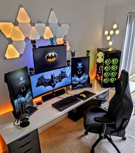 simply game equipment Batman Room Decor, Gaming Room Ideas, Batman Bedroom, Kawaii Nintendo Switch, Pink Switch, Kawaii Nintendo, Batman Room, Nintendo Switch Controller, Games Room Inspiration