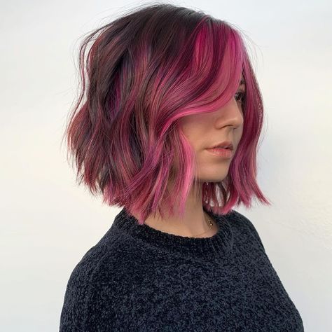 Looking for stunning bright and pastel shades? Then consider this pink-purple on lob hair made by short hair expert Carolynn (@styled_by_carolynn). Visit our website to see our list of trendy pink hair colors. #pinkhaircolors #pinkpurplehair Pink Hair Streaks, Pink Short Hair, Short Dyed Hair, Pink Ombre Hair, Hot Pink Hair, Fall Hairstyles, Spring Hair Color, Lob Hairstyle, Bright Hair