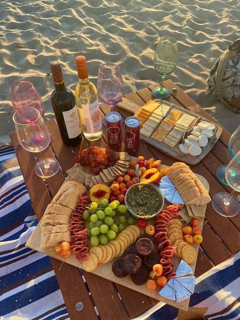 Pinic Food Ideas, Picnic Date Food, Sommer Mad, Picnic Inspiration, Date Recipes, Makanan Diet, Picnic Date, God Mat, Think Food