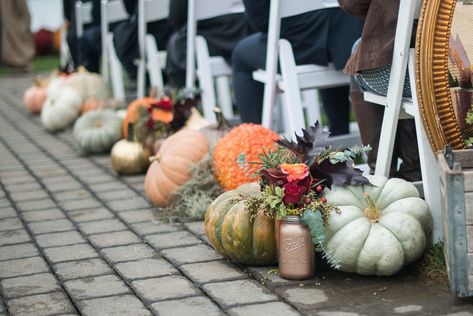 Fall Wedding Bridal Bouquets, Pumpkin Wedding Cakes, Pumpkin Wedding Decorations, Pumpkin Centerpieces Wedding, Pumpkin Wedding, Pretty Pumpkins, Fall Wedding Centerpieces, Pumpkin Centerpieces, Wedding Decor Inspiration