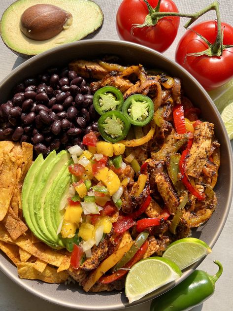 Chicken Fajita Bowls with Mango Salsa — Violet Cooks Things Mango Chicken Bowl Recipe, Fajitas Bowls, Violet Cooks, Chicken Fajita Bowl, Fajita Bowls, Gluten Free Tortillas, Chicken Fajita, Summer Meal, Chicken Bowl