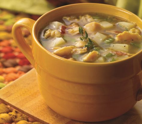 Rhode Island Style Clam Chowder - Sea Watch International Clear Clam Chowder Recipe, Rhode Island Clam Chowder Recipe, Rhode Island Clam Chowder, Seafood Chowder Soup, Manhattan Clam Chowder, Clam Chowder Recipe, Seafood Soup Recipes, Zucchini Side Dishes, Bisque Recipe