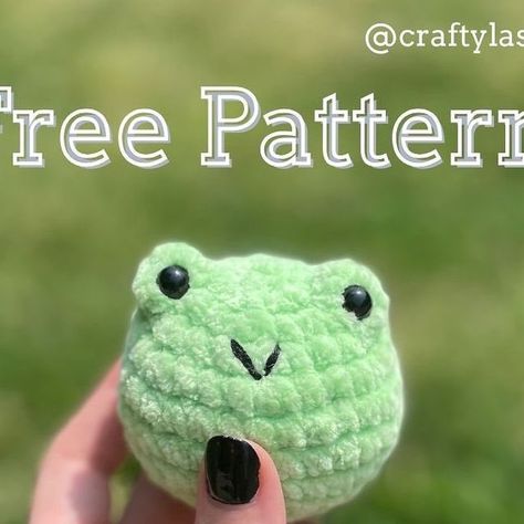 Round Frog Crochet Pattern, Blob Frog Crochet Pattern, Chunky Frog Crochet Pattern Free, Crochet To Sell Ideas Free Pattern, Amigurumi Ball Free Pattern, Ball Crochet Pattern Free, Stressball Crochet Pattern Free, Crochet Ball Free Pattern, Free Frog Crochet Pattern