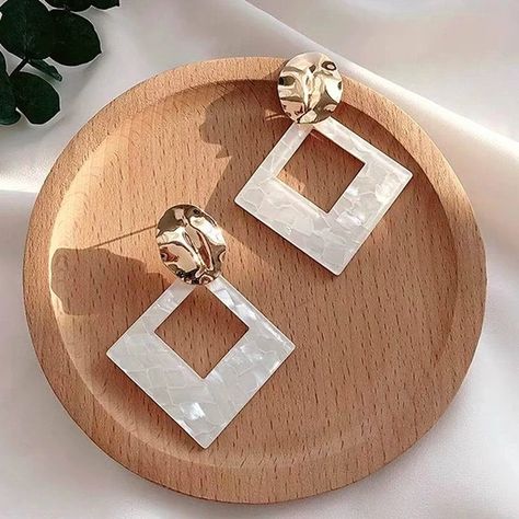 White Statement Earrings, Jewelry Korean, Geometric Statement Earrings, Fake Earrings, Geometric Fashion, Geometric Hoop Earrings, Jewelry Simple, Hoop Earring Sets, Best Jewelry Stores