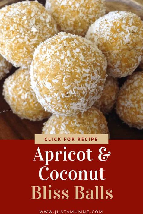 Dried Apricot Recipes, Apricot Balls, Copycat Chili, Coconut Bliss Balls, Snacks Kids, Apricot Recipes, Molten Lava, Recipes Snacks, Dessert Aux Fruits