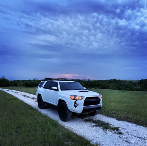 White Forerunner Car, White Trd Pro 4runner, 4runner Trd Pro Mods, White Four Runner, Toyota 4runner Aesthetic, Forerunner Toyota, White 4 Runner, 4 Runner Aesthetic, White 4runner Blacked Out