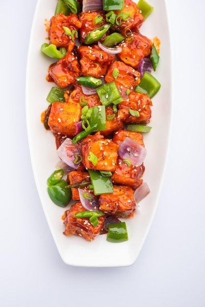 Tikka Paneer, Indo Chinese Food, Paneer Chilli Dry, Indian Paneer Recipes, Indian Food Photography, Chilli Paneer, Food Indian, Breakfast Recipes Indian, Paneer Tikka