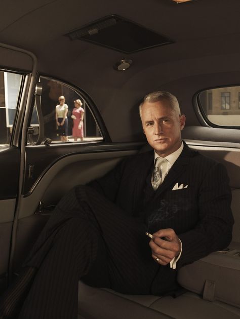 Roger Sterling, John Slattery, Classic Gentleman, Millionaire Dating, Rich Lifestyle, Elegant Man, Mens Fashion Classy, Old Money Style, Men Street