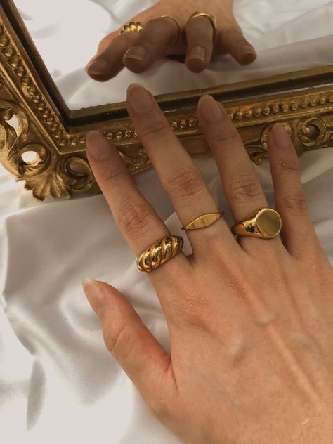 gold rings rings and rings Jewellery Wardrobe, Minimalistic Chic, Dome Rings, Chunky Gold Jewelry, Luxury Jewellery, Dome Ring, Chunky Jewelry, Dope Jewelry, Classy Jewelry