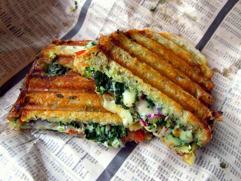 The Mumbai sandwich is a classic Indian street food snack, made from layers of chutney, masala mix and sliced vegetables. Try Helen's easy recipe for ultimate vegetarian sandwich. Mumbai Sandwich, بطاطس مهروسة, Toasted Sandwich Recipes, Toasted Sandwich, Great British Chefs, Toast Sandwich, Vegetarian Sandwich, Indian Street, Midweek Meals