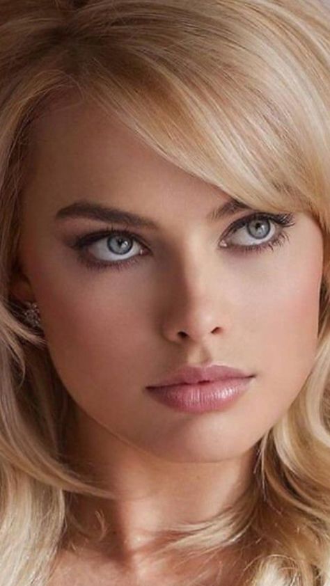 Margot Robbie Harley Quinn, Margot Robbie Harley, Most Beautiful Eyes, Blonde Hair Blue Eyes, Pretty Faces, Blonde Beauty, Margot Robbie, Blonde Girl, Beauty Face