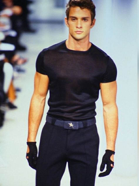 Mugler 1998, David Fumero, 2000s Fashion Men, Aesthetic Male Outfits, Masc Fashion, 90s Men, Model Aesthetic, Lakme Fashion Week, Thierry Mugler