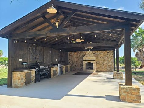 Outdoor Kitchen With Patio, Landscaping Country Home, Home Made Outdoor Kitchen, Outside Living Room Backyards, Beautiful Gazebo Ideas, Outdoor Kitchen Pavilion Ideas, Huge Outdoor Kitchen, Outdoor Kitchen Barndominium, Affordable Outdoor Kitchen