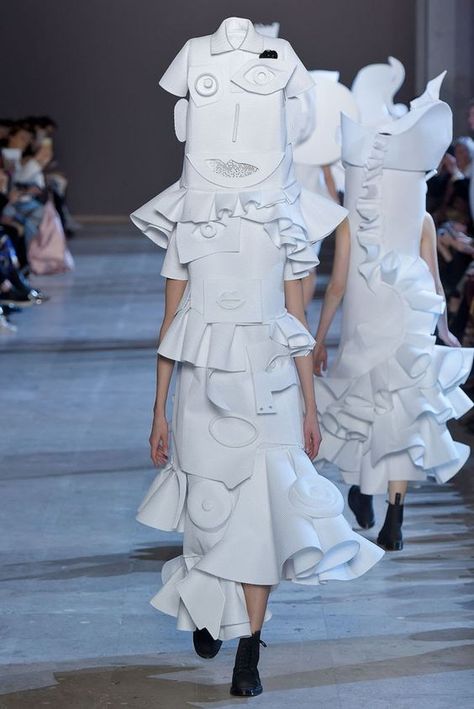 Most Funny, Weird Fashion Show Outfits | Reckon Talk Sculptural Couture, Bouchra Jarrar, 2016 Couture, Sculptural Fashion, Viktor Rolf, Funny Fashion, Weird Fashion, Viktor & Rolf, Art Dress