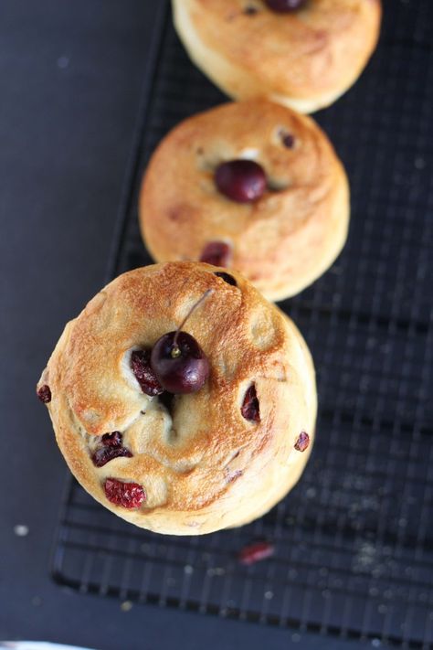 Cherry Vanilla Bagels Cherry Vanilla Bagels, Bun Recipes, Cherry Vanilla, Homemade Pretzels, Bread Makers, Braided Bread, Panera Bread, Brunch Time, Bun Recipe