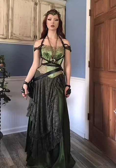 Dnd Outfits Inspiration Druid, Ella Enchanted Outfits, Ren Fair Elf, Enchanted Forest Theme Outfit, Enchanted Forest Outfit Ideas, Ren Faire Outfits Fairy, Fey Cosplay, Enchanted Forest Outfit, Enchanted Outfit