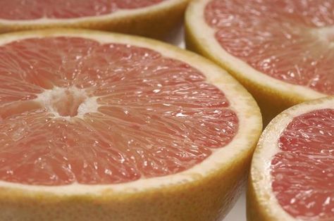 Lindora Plateau Diet Superfoods List, Grapefruit Benefits, Winter Plates, Low Carb Dessert, Sweet Fruit, Super Foods, Nutrient Rich Foods, Immunity Booster, Pink Grapefruit