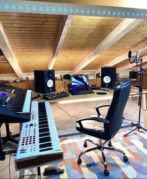 Recording Studio Ideas, Basement Recording Studio, Vintage Music Room, Home Recording Studio Equipment, Studio Room Design, Music Room Art, Music Room Wall, Music Room Design, Music Bedroom