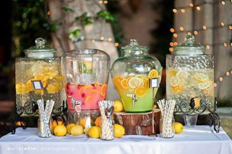 bebidas e comidas Reception Drink Station, Wedding Drink Station, Welcome Drinks, Drink Stations, Reception Drink, Wedding Drinks, Wedding Party Table, Welcome Drink, Drink Station