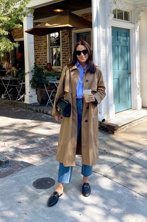 Oxford Shirt Women Outfit, Turkey Ootd, Summer Outfits Europe, Burberry Trenchcoat, Postpartum Fashion, Trench Coat Outfit, Mommy Outfits, Iranian Women Fashion, Fashionista Clothes