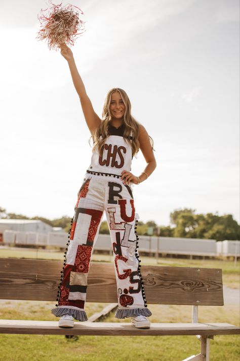 Cheer Overalls, Overall Homecoming Ideas, Senior Overalls Ideas, Senior Overalls Ideas High Schools, Senior Bibs, Hoco Overalls, Hoco Pants, Homecoming Jeans Ideas, Homecoming Overalls