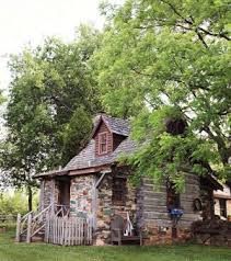 Log Cabin Pictures . . . Favorite Small Log Cabins! Cabin Pictures, Country Living Decor, Cabin Designs, Bob Timberlake, Log Home Living, Log Home Interiors, Log Cabin Designs, Small Log Cabin, Cottages And Bungalows