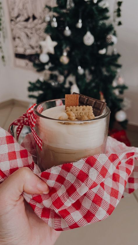 Christmas candle tree hot chocolate idea decoration Hot Chocolate Candle, Chocolate Candle, Candle Tree, Christmas Candles, Hot Chocolate, Candles, Christmas