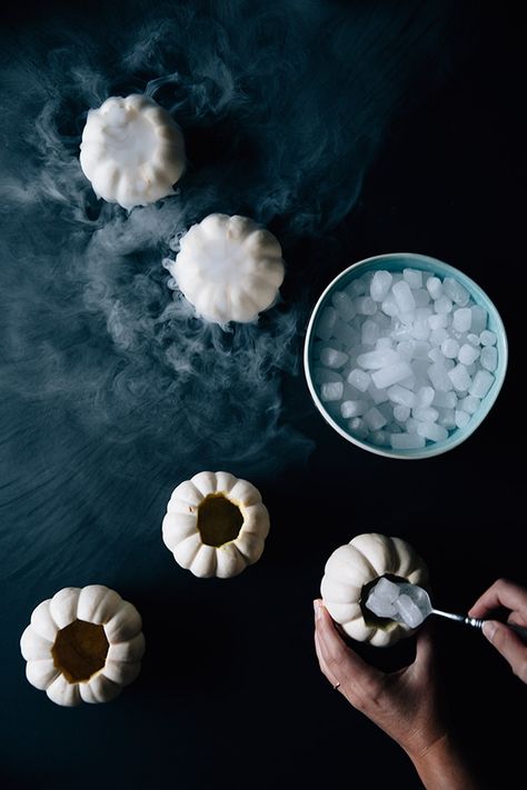 DIY Dry Ice Fog Pumpkins - Say Yes Halloween Party Dry Ice, Dry Ice Pumpkin, Diy Dry Ice Fog, Dry Ice Halloween Decoration, Dry Ice Decorations, Dry Ice Table Decor, Halloween Dry Ice, Dry Ice Wedding, Dry Ice Halloween