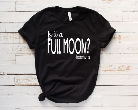 Funny Black Screen Print Top, Funny Black Screen Printed Top, Trendy Black T-shirt With Funny Text, Black Relaxed Fit Funny Tops, Black Relaxed Fit Funny T-shirt, Tshirt Inspiration, Htv Ideas, Planning School, Shirt Inspiration