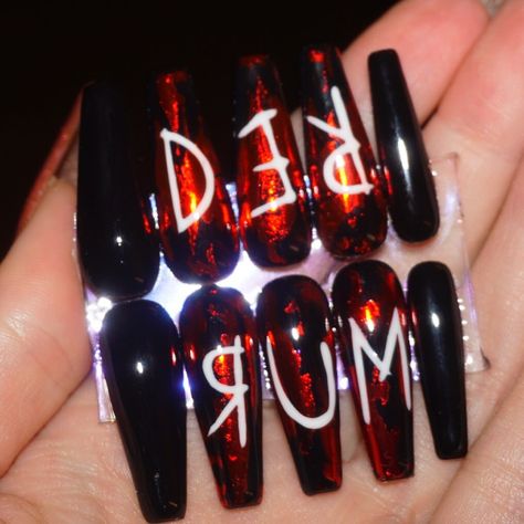 Red Rum Nails Halloween, It Nails Stephen King Acrylic, Ruby Gloom Nails, Redrum Nails, Horror Themed Acrylic Nails, Redrum Nails Halloween, Gel Nail Designs, Halloween Nails, Press On Nails