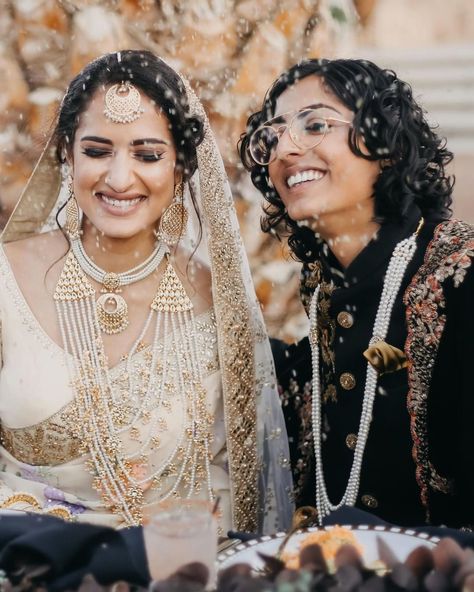 Lesbian wedding of Pakistani-Indian couple goes viral Queer Desi Wedding, Indian Lesbian Wedding, Lesbian Indian Wedding, Indian Representation, Poc Wedding, Gl Wedding, Queer Weddings, Indian Couple, Two Brides