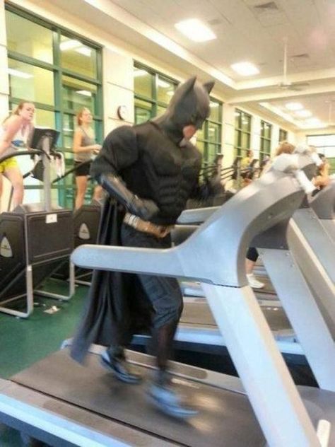 Even Batman wants to lose weight... Made me smile! Batman Training, Batman Workout, Gym Fail, Playlist Covers Photos, Johnny Bravo, Performance Marketing, Gym Photos, Workout Playlist, Gym Memes