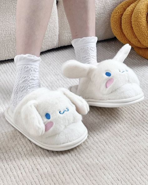 Cinnamoroll Things, Sanrio Slippers, Cinnamoroll Sanrio, Pretty Iphone Cases, Cubbies, Cinnamon Rolls, Kid Shoes, Hello Kitty, Amigurumi