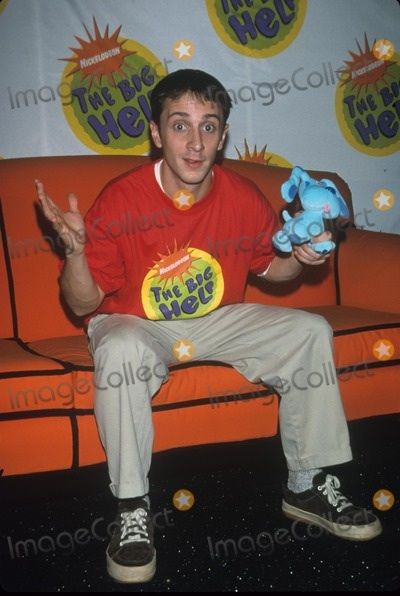 Steve Blues Clues, Donovan Patton, Clue Movie, Elmo World, Alice In Wonderland Illustrations, Cartoon Dogs, Blue’s Clues, Blue's Clues, Blue Prints