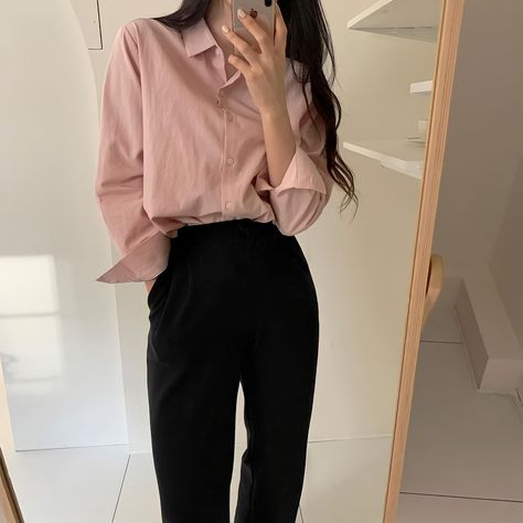 Pink Minimalist Outfit, Dark Pink Shirt Outfit, Pink Shirt Black Pants Outfit, Pink Polo Outfit, Pink Reference, Korean Business Fashion, Pink Shirt Outfit, Boyish Outfits, Black Pants Outfit