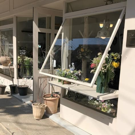 Beige Aesthetic, Aesthetic Themes, City Aesthetic, Cafe Design, White Aesthetic, Pretty Places, Aesthetic Photo, The Window, Flower Shop