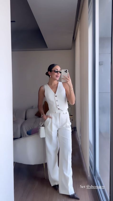 Outfit Formal Mujer, Chic Style Outfits, Brunch Outfit Spring, 70s Inspired Fashion, Look Formal, Youth Clothing, Sophisticated Outfits, Work Chic, Effortlessly Chic Outfits