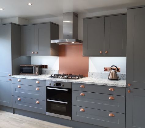 Copper Splashback Kitchen, Kitchen Splashback Tiles, Copper Kitchen Sink, Grey Kitchen Designs, Copper Backsplash, Kitchen Splashback, Copper Kitchen, Open Concept Kitchen, Grey Kitchen