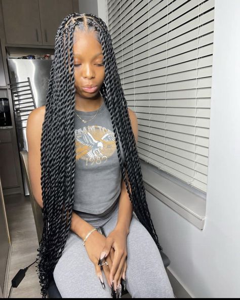 Knotless Twist, Medium Twist Braids, Long Twist Braids, Black Hair Protective Styles, Style Natural Hair, Senegalese Twist Hairstyles, Short Box Braids Hairstyles, Braided Hairstyles For Black Women Cornrows, Box Braids Hairstyles For Black Women